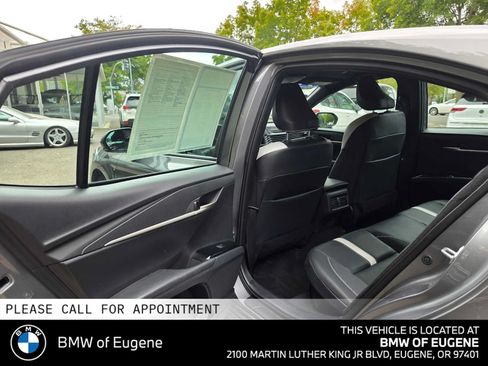 Used 2025 Toyota Camry SE FWD image 19