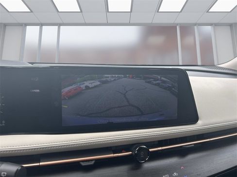 Used 2024 Nissan Ariya AWD image 26