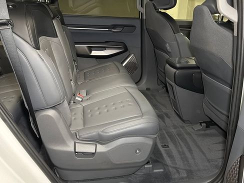 Certified 2024 Kia EV9 Wind AWD/4WD image 19