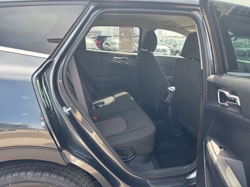 Used 2023 Kia Sportage LX AWD/4WD image 44