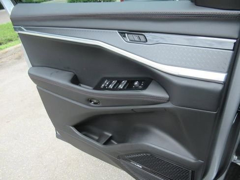 Used 2025 Jeep Wagoneer S Limited image 29