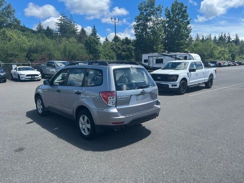 Used 2011 Subaru Forester 2.5X w/ Alloy Wheel Value Pkg AWD/4WD image 2