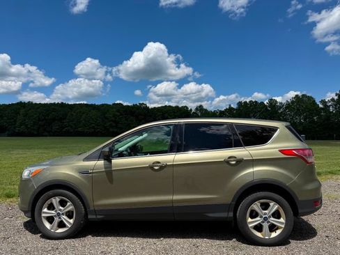 Used 2014 Ford Escape SE FWD image 2