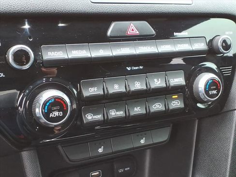 Used 2021 Kia Sportage S w/ S FWD Premium Package image 25