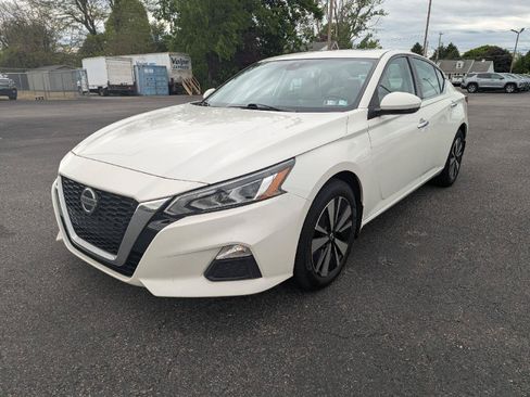 Used 2021 Nissan Altima 2.5 SV w/ SV Premium Package AWD/4WD image 3