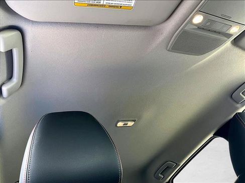 Used 2025 Nissan Kicks SR FWD image 17