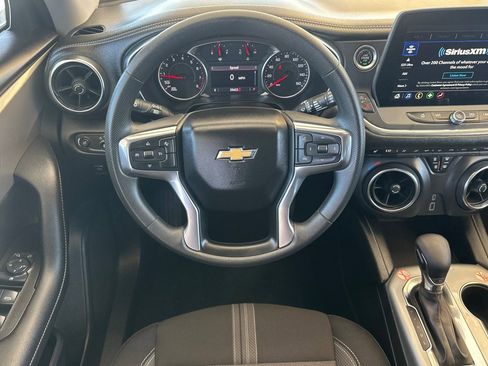 Used 2025 Chevrolet Blazer LT FWD image 14