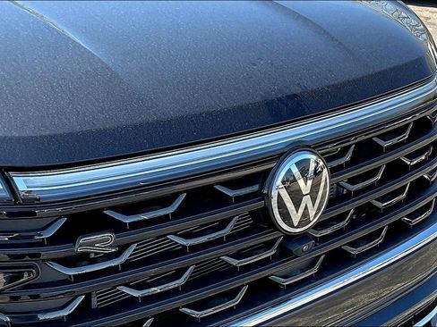Used 2025 Volkswagen Atlas SEL Premium R-Line AWD/4WD image 35
