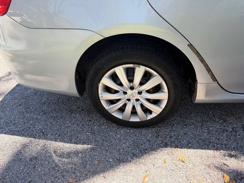 Used 2012 Toyota Corolla LE FWD image 12