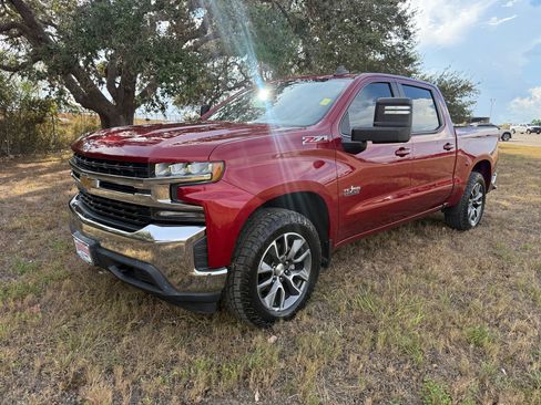 Used 2019 Chevrolet Silverado 1500 LT w/ Texas Edition AWD/4WD image 6
