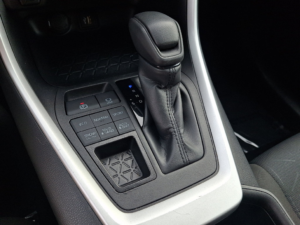 Certified 2025 Toyota RAV4 XLE AWD/4WD image 14