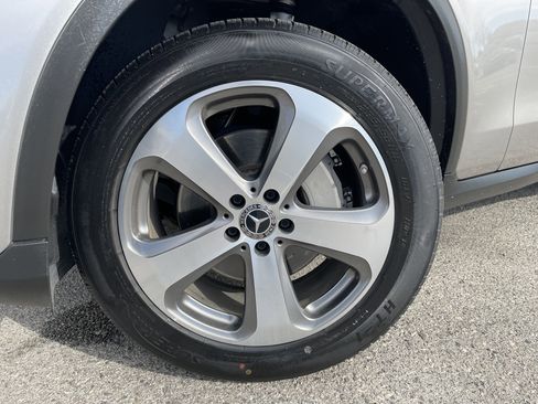 Used 2022 Mercedes-Benz GLC 300 image 9