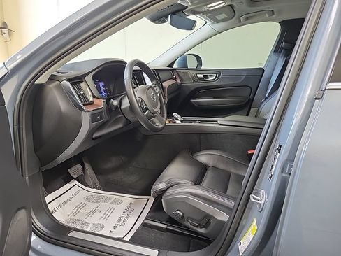 Used 2023 Volvo XC60 B5 Ultimate w/ Protection Package Premier AWD/4WD image 3