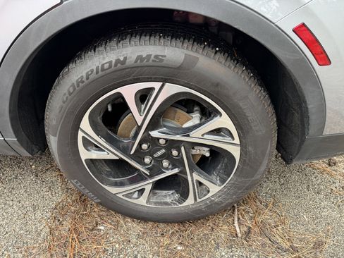 Used 2025 Lincoln Nautilus Premier w/ Equipment Group 102A image 11