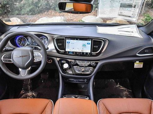 New 2026 Chrysler Pacifica Pinnacle w/ Trailer Tow Group image 12