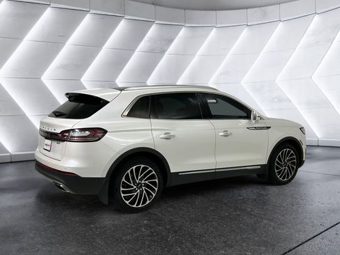 Used 2019 Lincoln Nautilus Reserve image 4