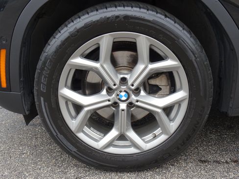 Used 2024 BMW X4 xDrive30i AWD/4WD image 8