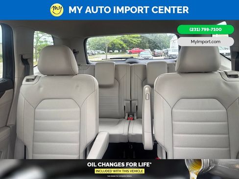 Used 2025 Volkswagen Atlas SEL AWD/4WD image 9
