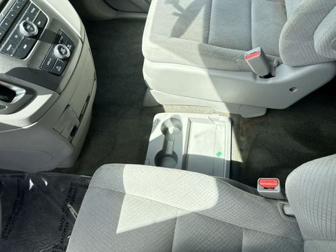 Used 2014 Honda Odyssey LX image 18