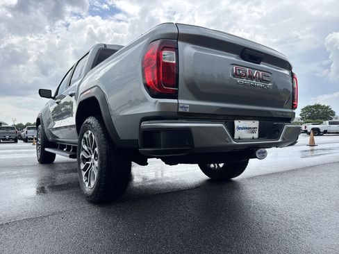 Used 2024 GMC Canyon Denali AWD/4WD image 8