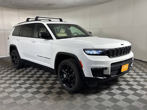 Certified 2025 Jeep Grand Cherokee L Limited w/ Luxury Tech Group II AWD/4WD image 6