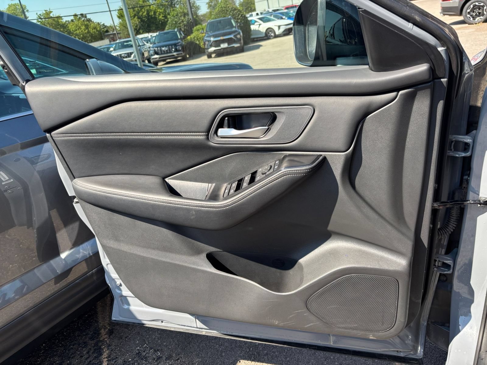 Used 2026 Nissan Rogue SL FWD image 18