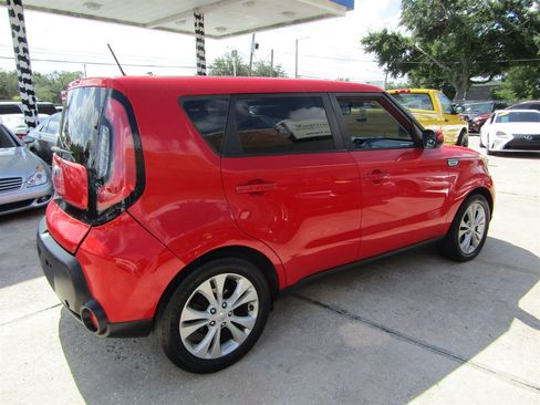 Used 2016 Kia Soul + FWD image 4