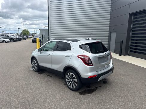 Used 2018 Buick Encore Essence FWD image 3