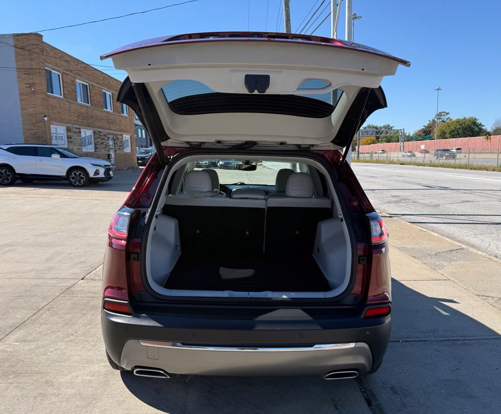 Used 2019 Jeep Cherokee Limited AWD/4WD image 18