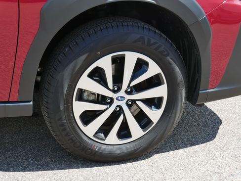 Certified 2025 Subaru Outback Premium AWD/4WD image 15
