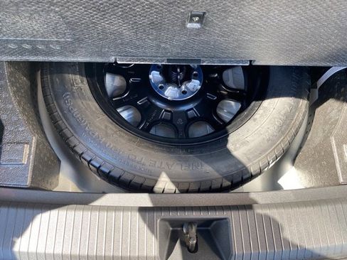 New 2025 Volkswagen Tiguan SE image 63