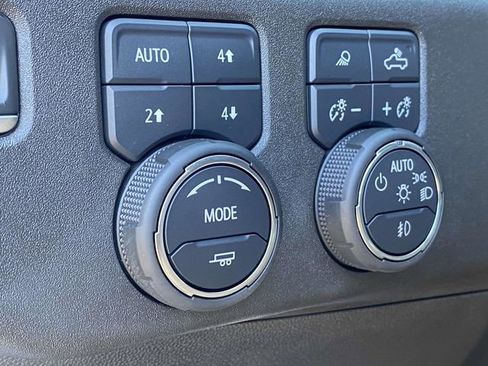 Used 2025 Chevrolet Silverado 1500 RST image 34