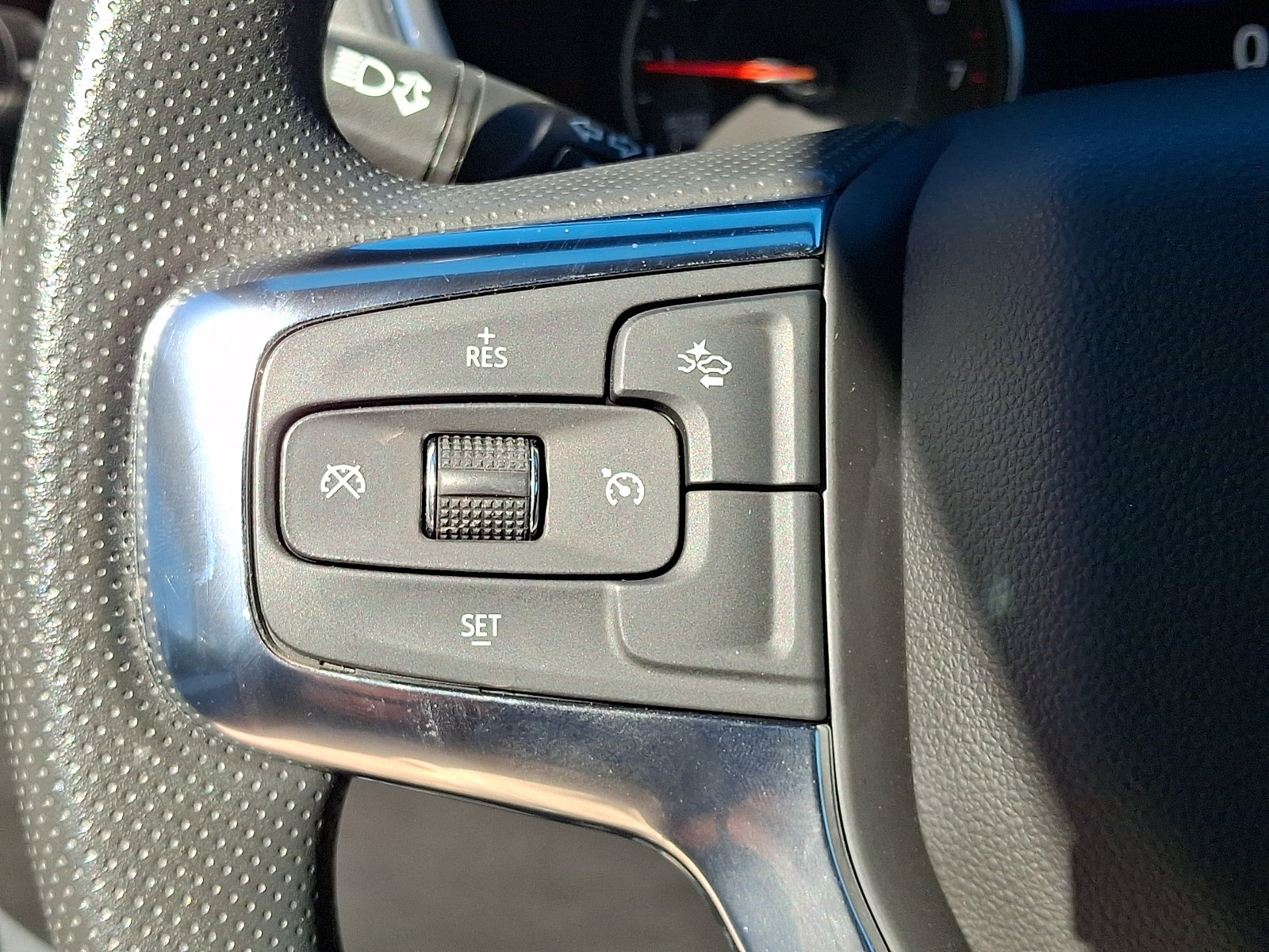 Used 2025 Chevrolet Blazer LT FWD image 22