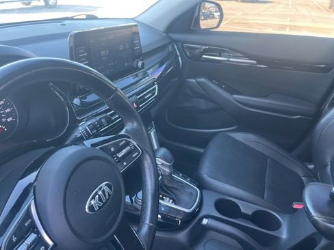 Used 2021 Kia Seltos EX image 10