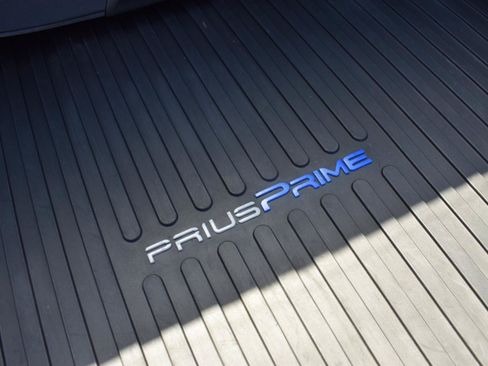 Used 2020 Toyota Prius Prime LE FWD image 32