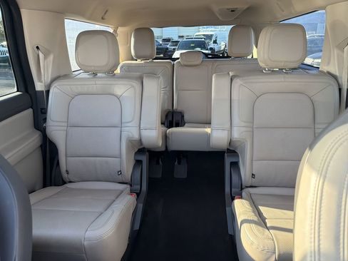 Certified 2022 Lincoln Navigator L Reserve image 19