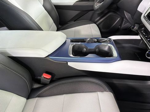 Certified 2025 Chevrolet Equinox EV LT w/ Convenience Package II FWD image 35
