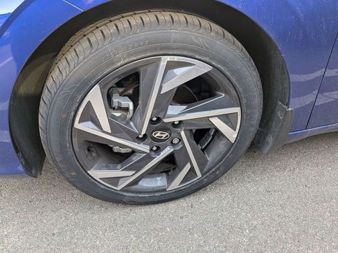 Certified 2024 Hyundai Elantra SEL w/ Convenience Package image 3