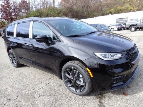 New 2026 Chrysler Pacifica Select w/ S Appearance Package AWD/4WD image 9