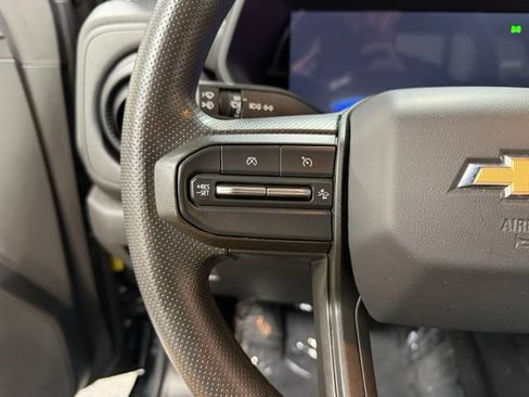 Used 2024 Chevrolet Colorado W/T w/ Technology Package RWD image 15