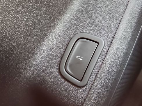 New 2026 Chevrolet Traverse LT w/ Sun and Wheel Package image 15