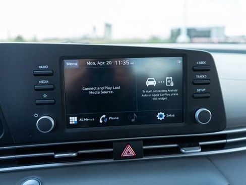 Used 2023 Hyundai Elantra SEL FWD image 21