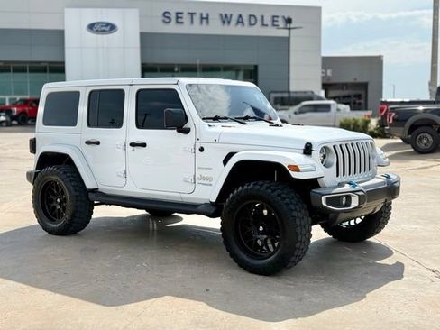 Used 2022 Jeep Wrangler Unlimited Sahara w/ Cold Weather Group AWD/4WD image 1
