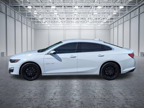 Used 2022 Chevrolet Malibu LT FWD image 2