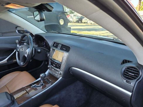 Used 2011 Lexus IS 250C w/ Luxury Pkg RWD image 24