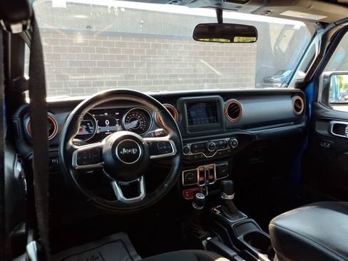 Used 2021 Jeep Gladiator Mojave w/ Trailer Tow Package AWD/4WD image 8