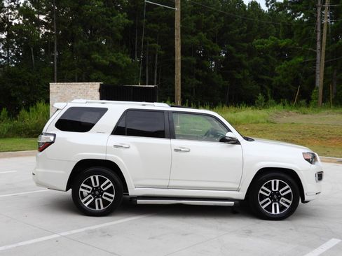 Used 2018 Toyota 4Runner Limited RWD image 38