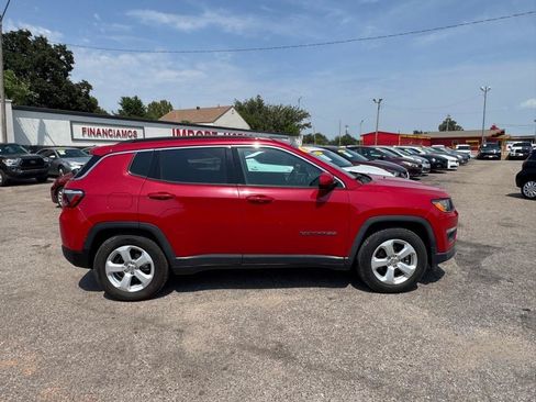 Used 2020 Jeep Compass Latitude FWD image 4