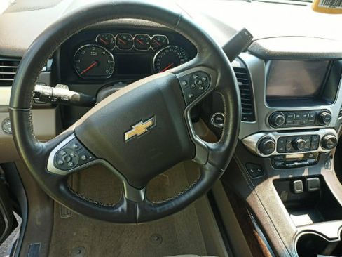 Used 2018 Chevrolet Tahoe LT w/ Luxury Package AWD/4WD image 4