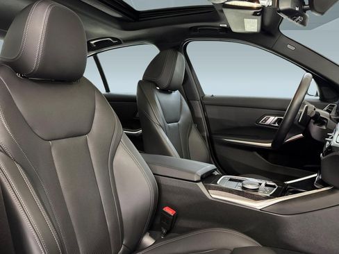 Used 2023 BMW 330i Sedan w/ M Sport Package image 30